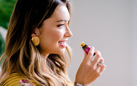 How to Naturally Help Hot Flushes: Essential Oils for Hormonal Balance